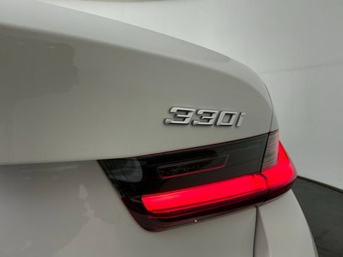 Certified 2025 BMW 330i Sedan w/ Convenience Package RWD image 31