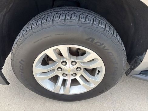 Used 2018 Chevrolet Suburban LT AWD/4WD image 37