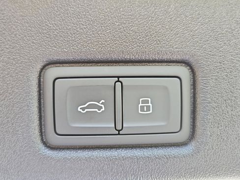 New 2025 Audi Q5 Premium Plus image 36