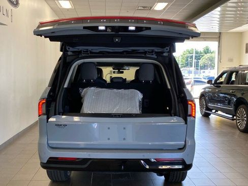 New 2025 Lincoln Navigator Reserve image 30
