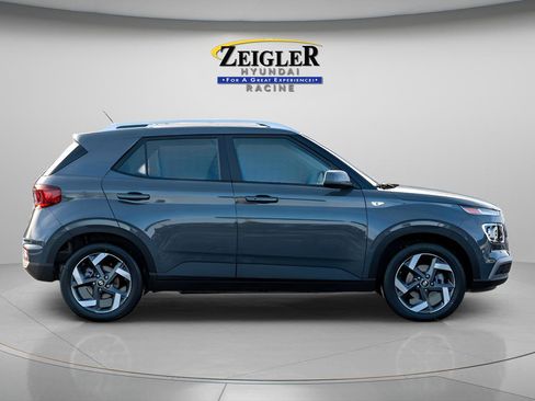 New 2026 Hyundai Venue SEL FWD image 9