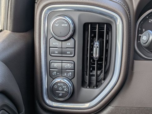 Used 2022 GMC Sierra 1500 Denali w/ Denali Premium Package AWD/4WD image 26