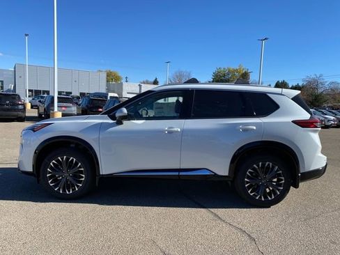 New 2026 Nissan Rogue Platinum w/ Platinum Premium Package image 2