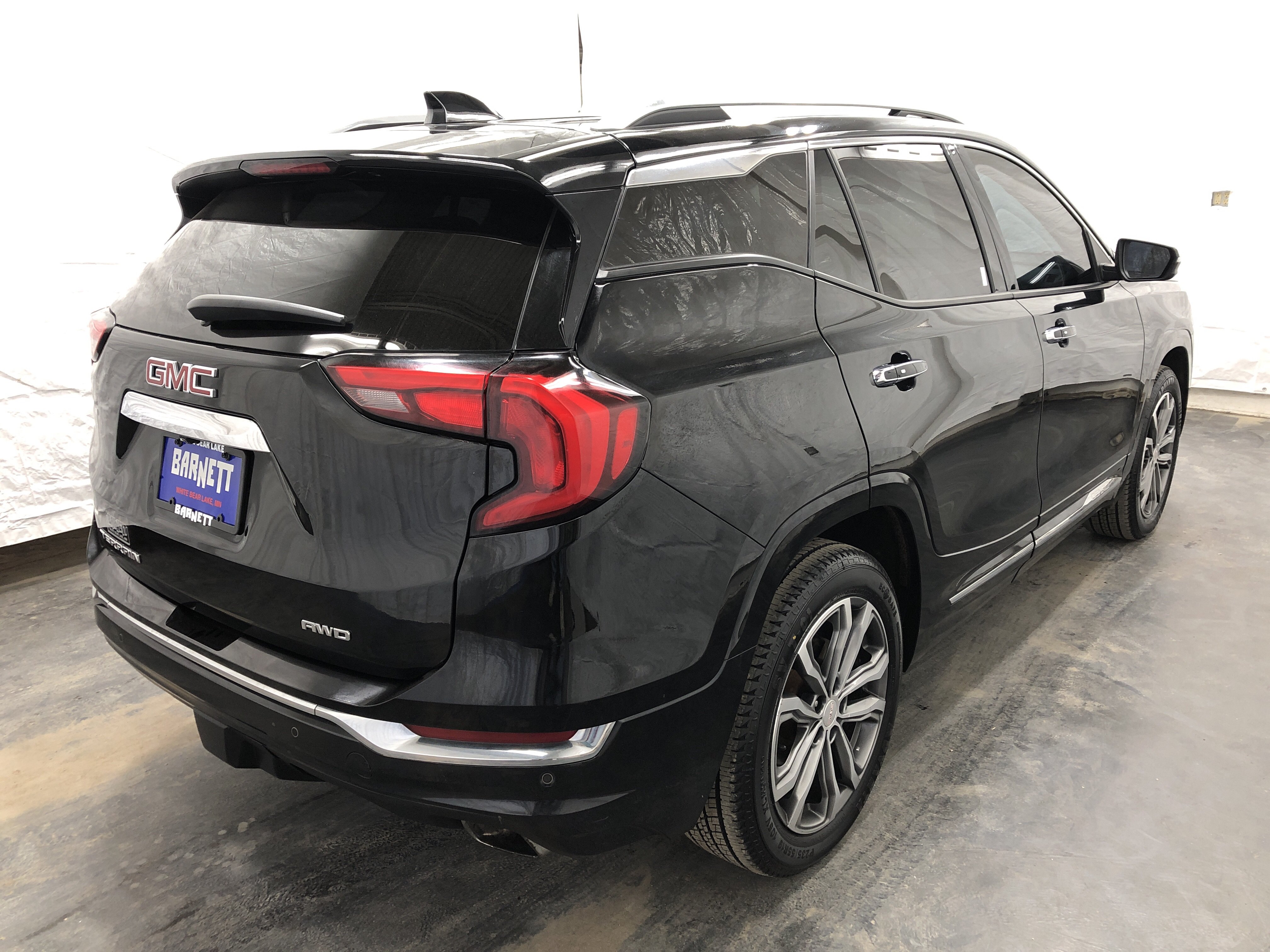 Used 2020 GMC Terrain Denali w/ GMC Pro Grade Package AWD/4WD image 3