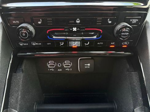 Used 2022 Jeep Grand Cherokee L Limited w/ Black Appearance Package image 28