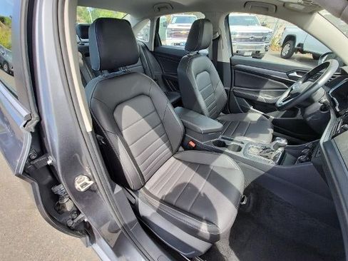 Used 2024 Volkswagen Jetta SE FWD image 26