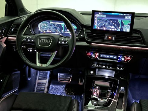 Used 2023 Audi SQ5 Prestige w/ Prestige Package image 29