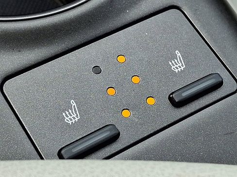 Used 2021 Toyota Camry SE w/ Cold Weather Package image 26