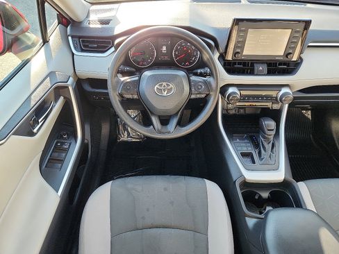 Used 2021 Toyota RAV4 XLE image 12