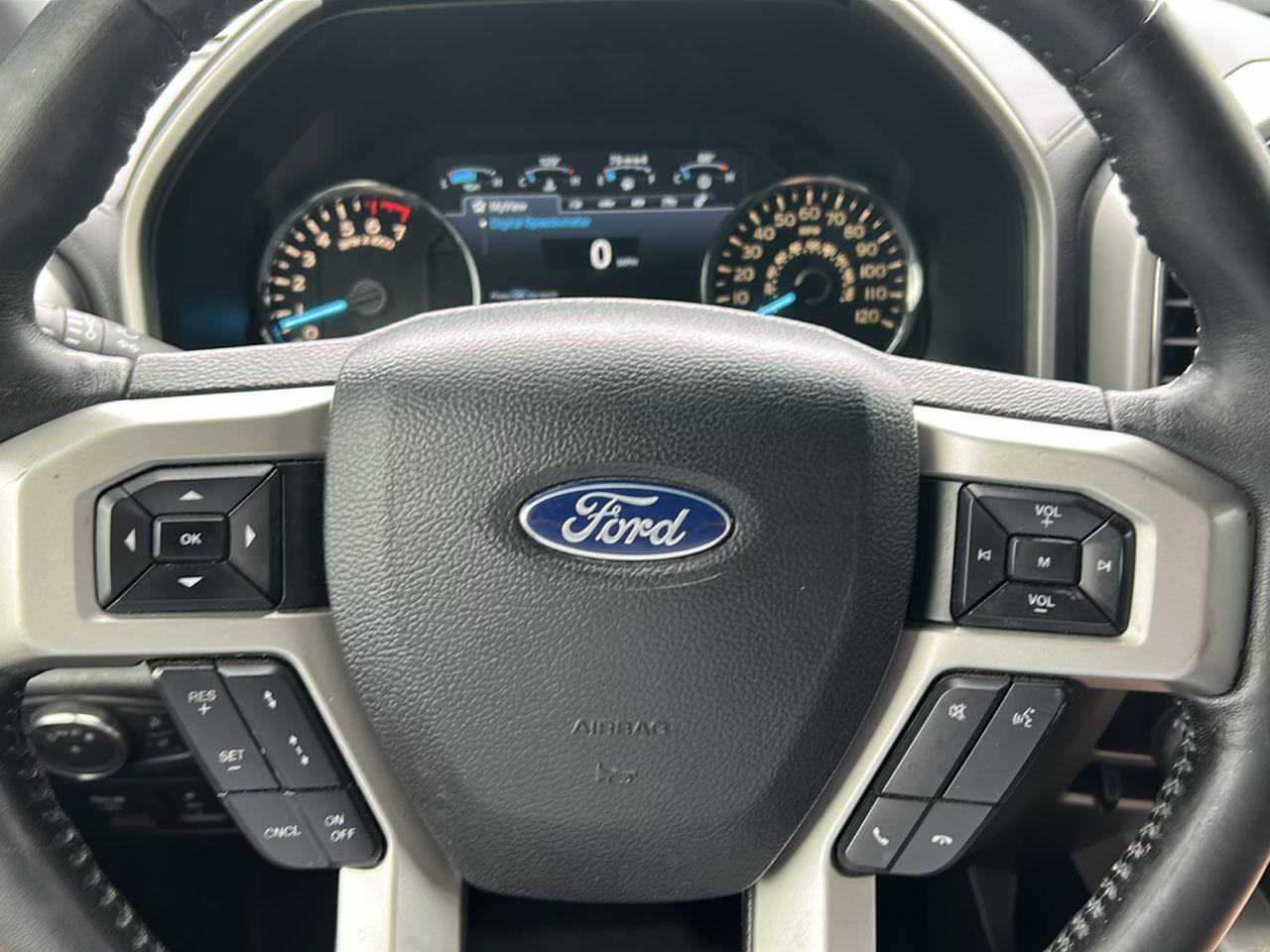 Used 2018 Ford F150 Lariat w/ Equipment Group 502A Luxury AWD/4WD image 12