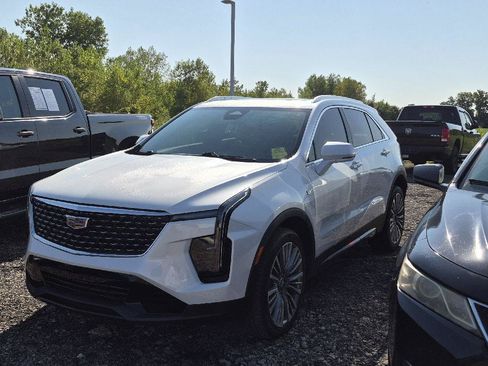 Used 2024 Cadillac XT4 Premium Luxury AWD/4WD image 1