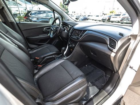 Used 2022 Chevrolet Trax LT w/ Driver Confidence Package AWD/4WD image 22