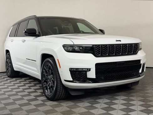 Used 2025 Jeep Grand Cherokee L Summit AWD/4WD image 7