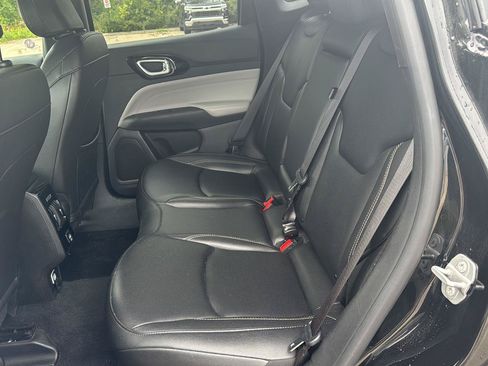 Used 2025 Jeep Compass Limited AWD/4WD image 10