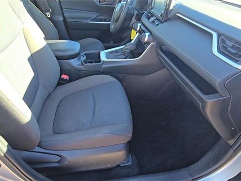 Used 2022 Toyota RAV4 LE image 29