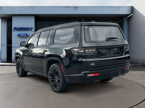 Used 2023 Jeep Grand Wagoneer Series II AWD/4WD image 4
