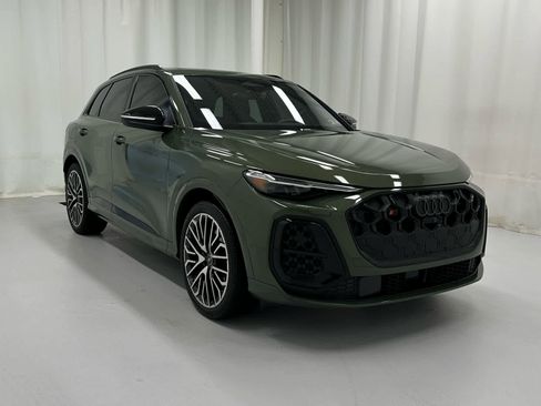 Used 2025 Audi SQ5 Premium Plus w/ Premium Plus Package AWD/4WD image 2