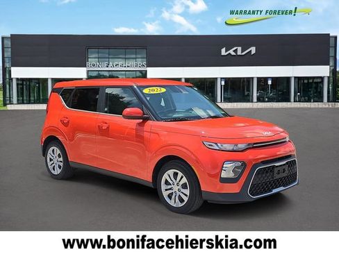 Certified 2022 Kia Soul LX FWD image 1