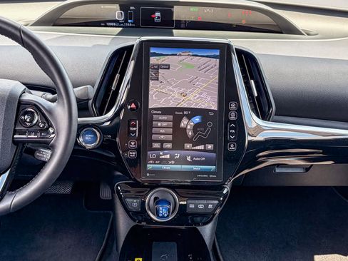 Used 2022 Toyota Prius Prime XLE FWD image 12