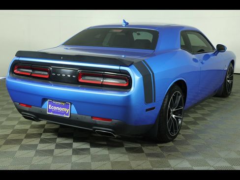 Used 2016 Dodge Challenger R/T Scat Pack w/ Leather Interior Group RWD image 13