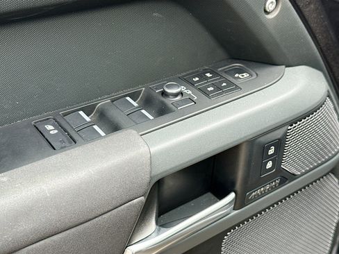 Used 2023 Land Rover Defender 110 X-Dynamic SE AWD/4WD image 8