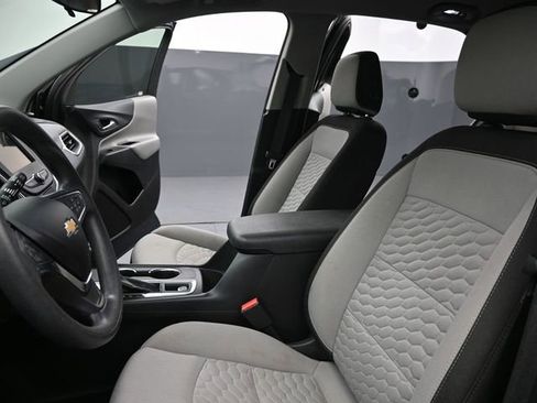 Used 2019 Chevrolet Equinox LS w/ LS Convenience Package image 18