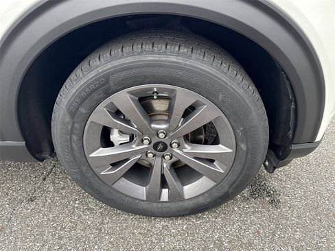 Used 2022 Ford Explorer XLT w/ Equipment Group 202A image 12