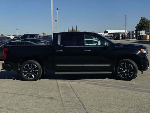 Certified 2025 Chevrolet Silverado 1500 High Country AWD/4WD image 12
