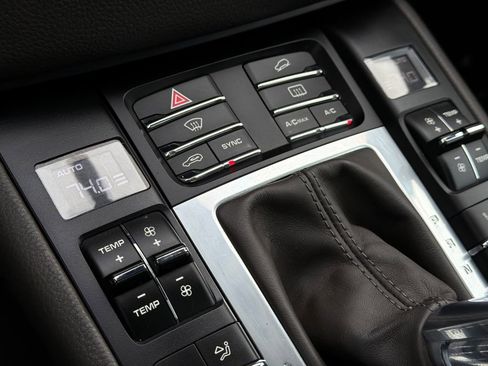 Used 2018 Porsche Macan image 27