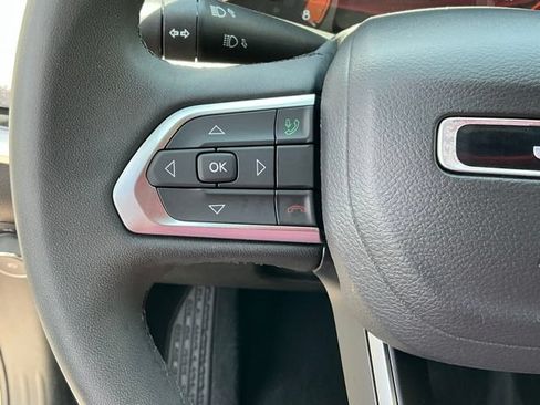Used 2024 Jeep Compass Latitude AWD/4WD image 25