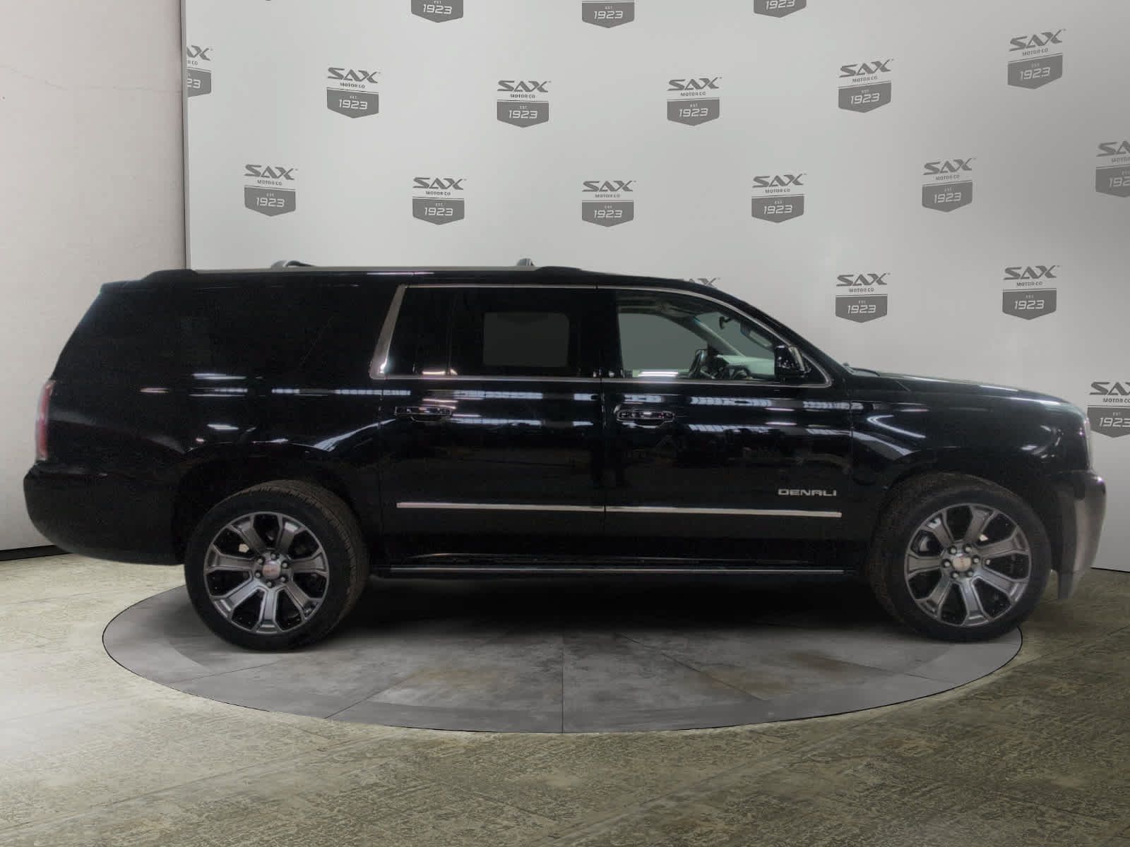 Used 2016 GMC Yukon XL Denali w/ Open Road Package AWD/4WD image 6