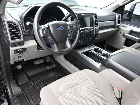 Used 2017 Ford F350 XLT w/ XLT Premium Package image 21