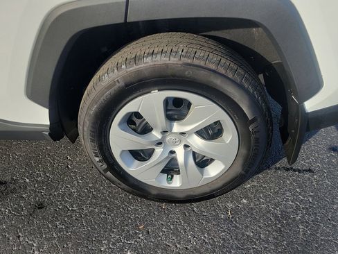 Used 2024 Toyota RAV4 LE image 7