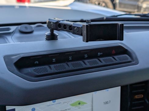 Used 2022 Ford Bronco Badlands image 23