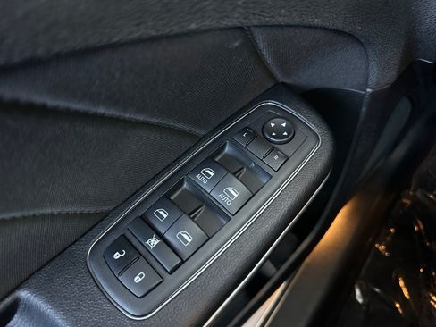 Used 2023 Dodge Charger SXT RWD image 17