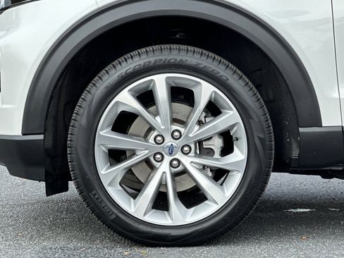 Used 2023 Ford Explorer Platinum w/ Equipment Group 601A image 27