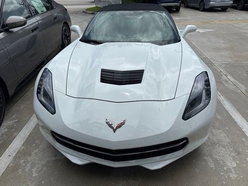 Used 2015 Chevrolet Corvette Stingray Convertible RWD image 2