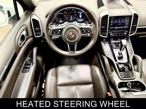 Used 2017 Porsche Cayenne Platinum Edition AWD/4WD image 2