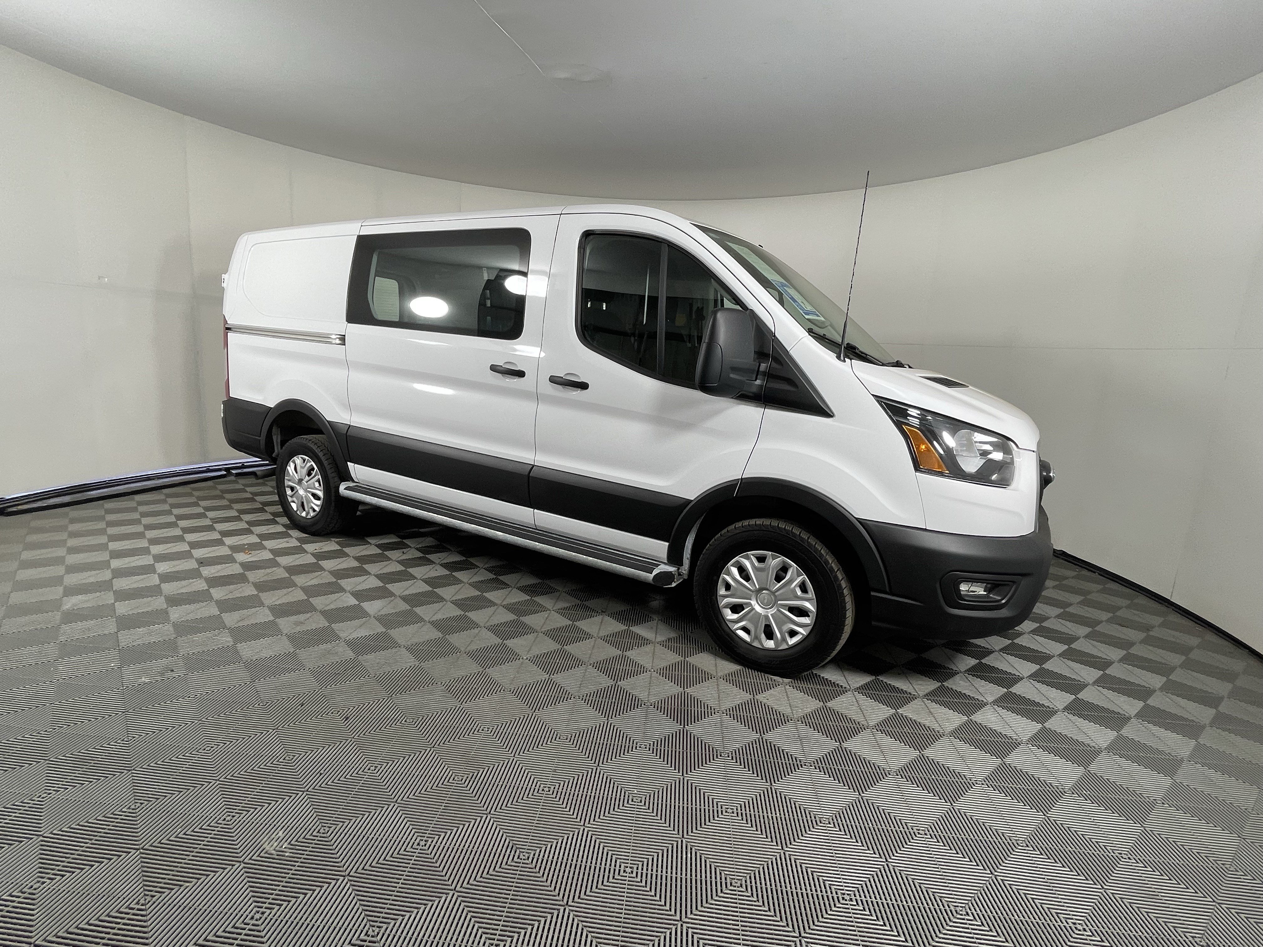 Used 2025 Ford Transit 250 Low Roof w/ Exterior Upgrade Package RWD image 8