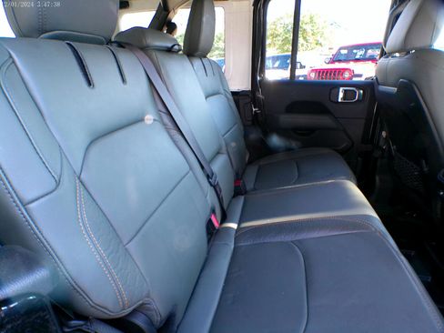 Used 2024 Jeep Wrangler High Altitude image 14