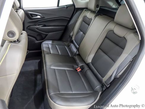 Used 2025 Chevrolet Trax ACTIV w/ Sunroof Package FWD image 16