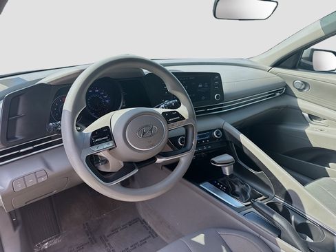 Used 2021 Hyundai Elantra SEL FWD image 7