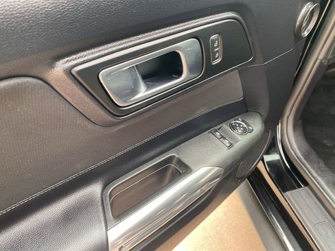 Used 2019 Ford Mustang Coupe image 16