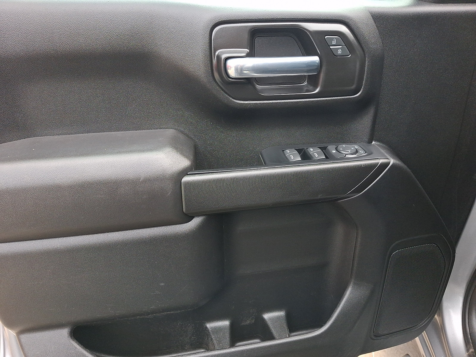 Used 2023 Chevrolet Silverado 1500 Custom AWD/4WD image 12