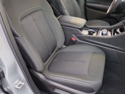New 2025 Jeep Grand Cherokee Laredo w/ Luxury Tech Group I RWD image 22