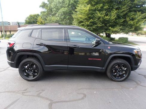 Used 2023 Jeep Compass Trailhawk w/ Sun and Sound Group AWD/4WD image 8