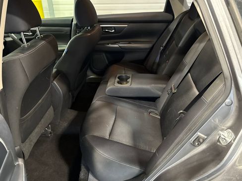 Used 2016 Nissan Altima 2.5 SR FWD image 9