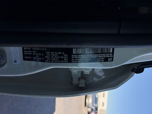 Used 2023 Jeep Renegade Latitude AWD/4WD image 24