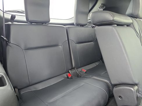 Used 2025 Mitsubishi Outlander SE AWD/4WD image 12