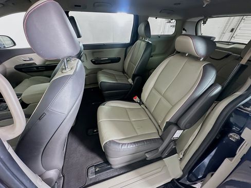 Used 2016 Kia Sedona EX image 26